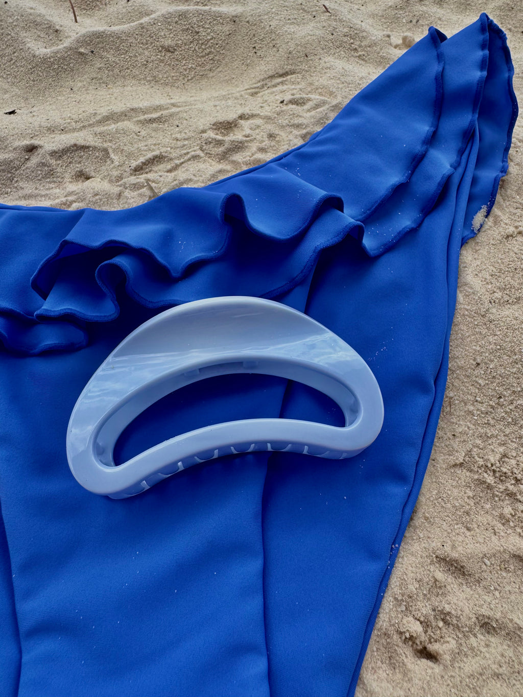 Baby Blue Seashell Curve Claw Clip